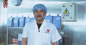 全國五一勞動獎章獲得者、陜西榆林四海食品配送有限責任公司生產(chǎn)班組組長 趙志新 李凡攝_副本.jpg